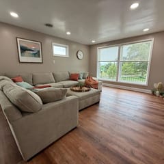 *Riverview*Walk to Falls*2 BR Renovated*2nd floor