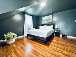 *Central location*Clean*Parking*