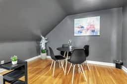 *Central location*Clean*Parking*