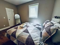 *Riverview*Walk to Falls*2BDRM*Renovated*1st floor
