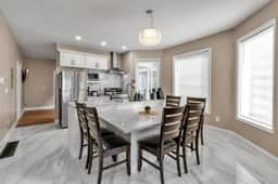 *Riverview*Walk to Falls*Newly Renovated*1st floor