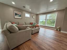 *Riverview*Walk to Falls*Newly Renovated*4 BDRMS*