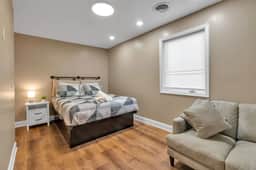 *Riverview*Walk to Falls*Newly Renovated*6 BDRMS*