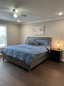 *Spacious 3 bed/3 bath apartment near airport/UB*