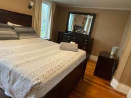 ♥3 bdrm Niagara Falls Home ♥ A/C♥ Hot Tub♥ Parking