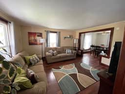 ♥3 bdrm Niagara Falls Home ♥ A/C♥ Hot Tub♥ Parking