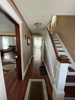 ♥3 bdrm Niagara Falls Home ♥ A/C♥ Hot Tub♥ Parking