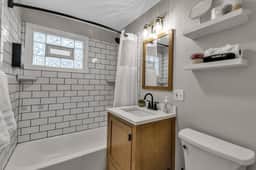 New*Clean*3BDRM*Centrally Located*Free Parking*A/C
