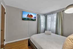 New*Clean*3BDRM*Centrally Located*Free Parking*A/C