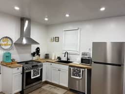 Updated 4BR Near Niagara Falls | Smart Value Stay