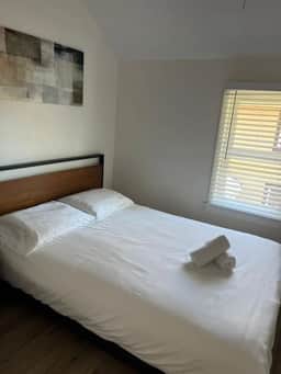 Updated 4BR Near Niagara Falls | Smart Value Stay - Image 5