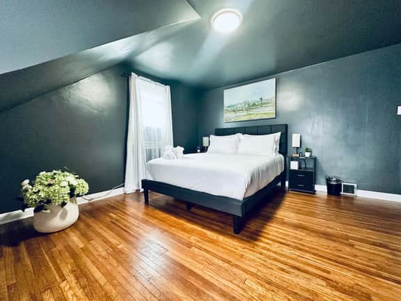 *Central location*Clean*Parking*