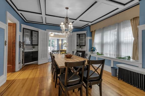 *Close to the Falls*Big Historic Home*A/C*Parking*