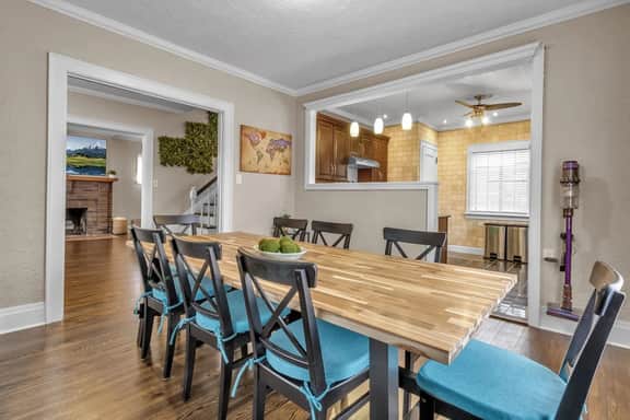 *New*Close to Falls*Beautiful*Spacious*Parking*A/C