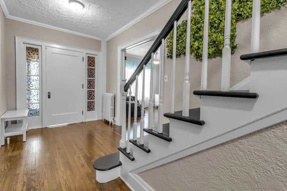 *New*Close to Falls*Beautiful*Spacious*Parking*A/C