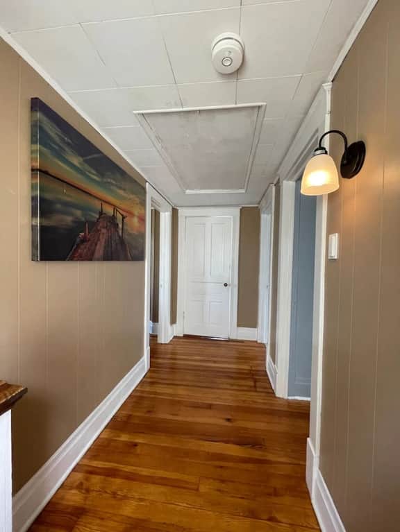♥3 bdrm Niagara Falls Home ♥ A/C♥ Hot Tub♥ Parking