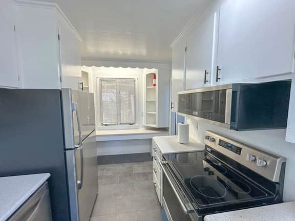 Arcade, Close to Fall, 4bdrm,  off street Parking
