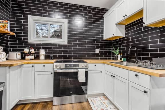 Family Friendly 4B 2BA close to the falls
