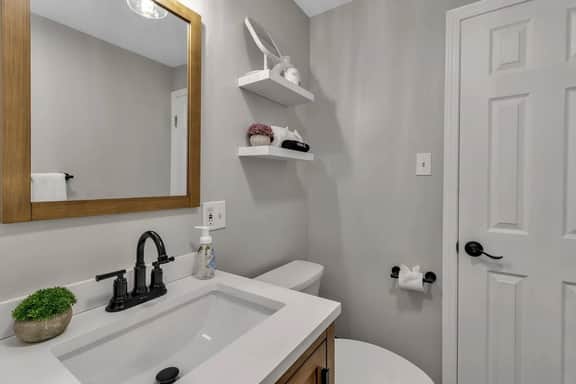 New*Clean*3BDRM*Centrally Located*Free Parking*A/C