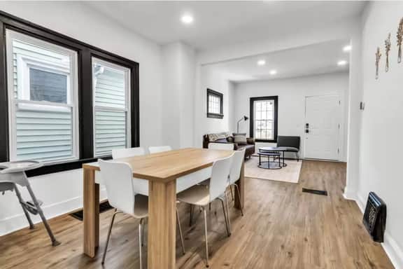 Stylish 4BR Home | Mins to Falls & All Attractions