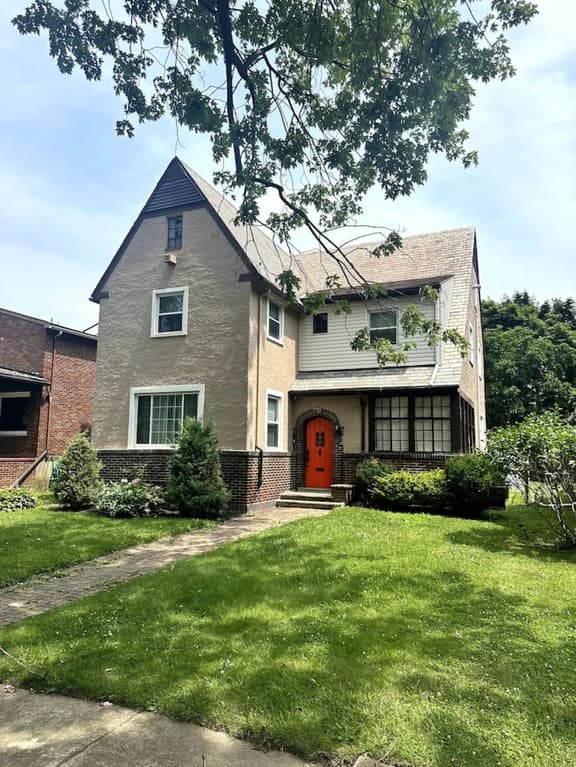*Big Historic Home*A/C*Parking*
