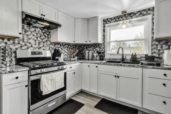 *Central location*Clean*Parking*
