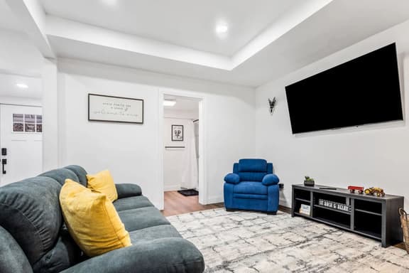 Family Friendly 4B 2BA close to the falls